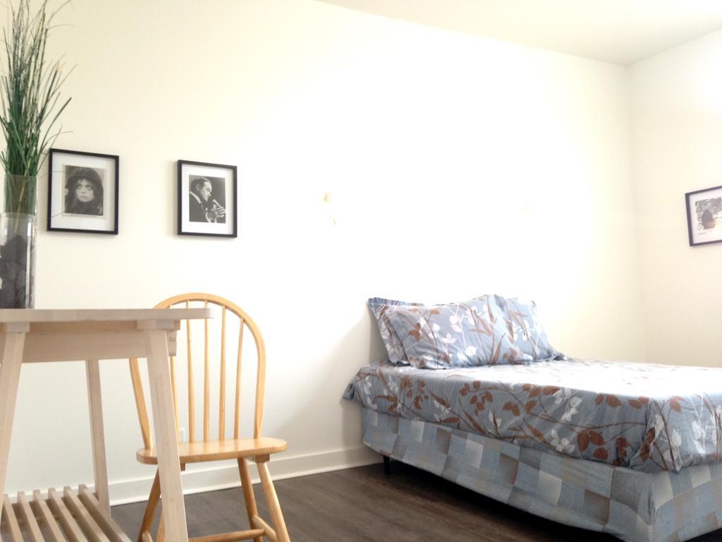 Bnbto Toronto Room photo